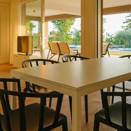 Ada & Rico فيلة لاتيزي