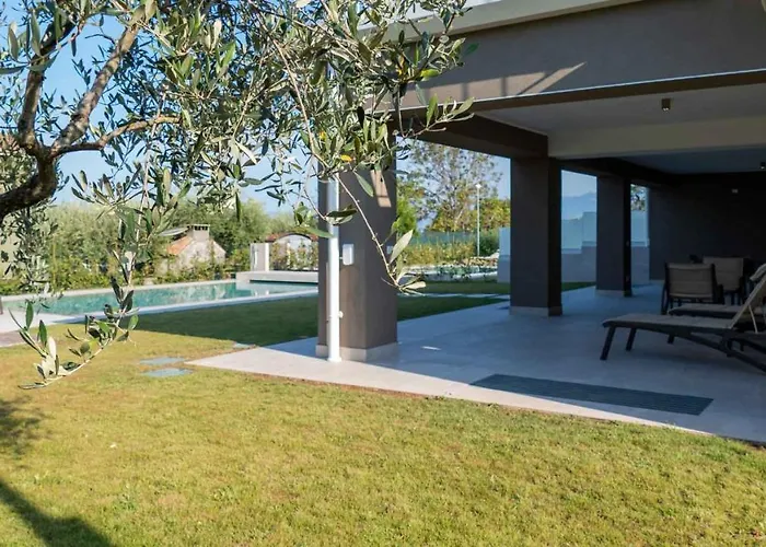 Villa Ada & Rico Lazise